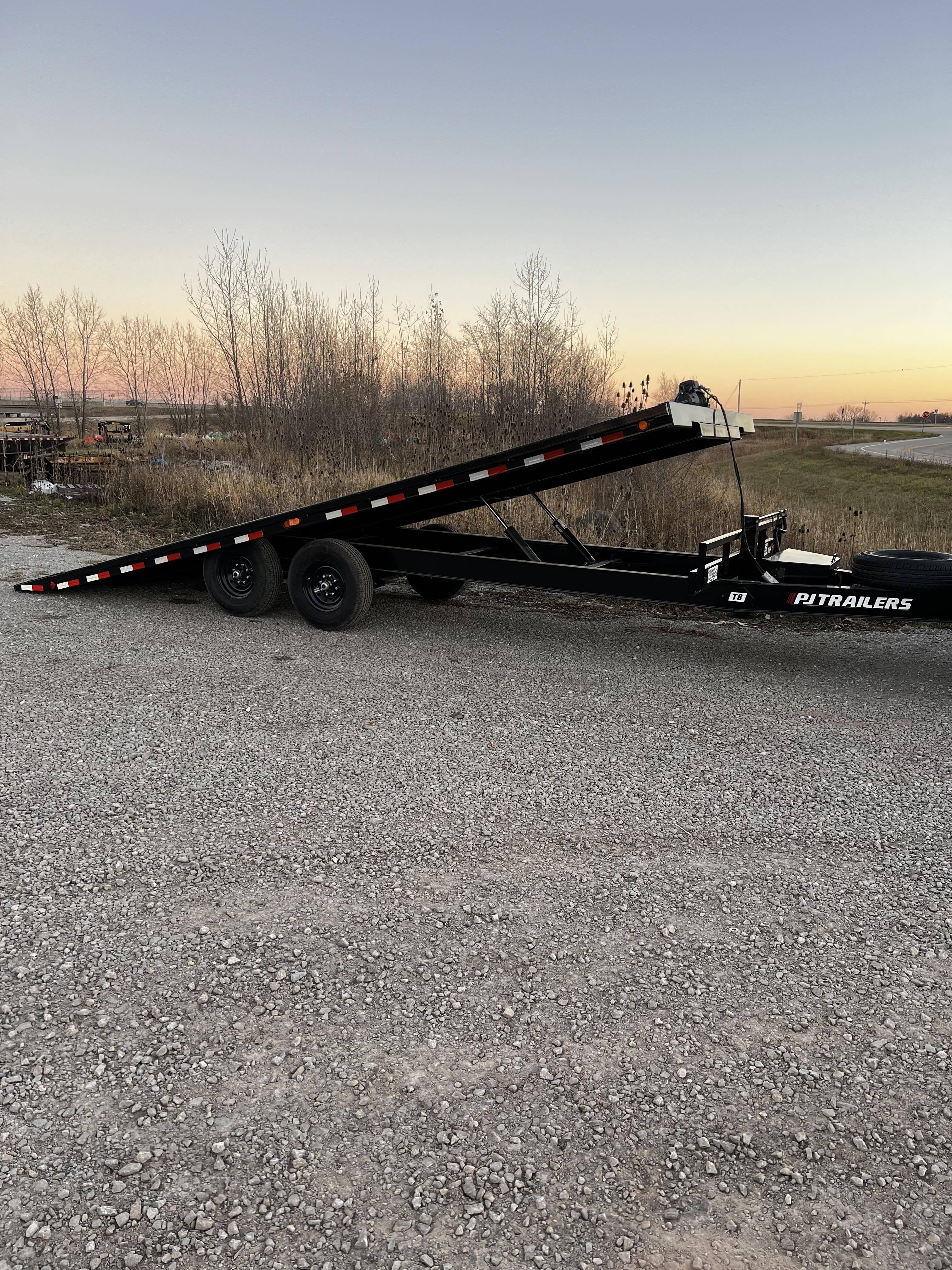 22ft Deckover Tilt Trailer view 3 - detail view